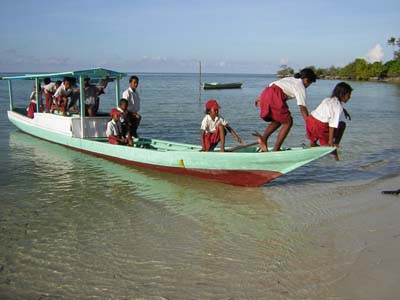 06-schoolboat