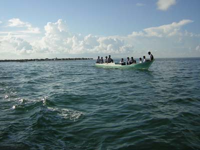 08-schoolboat
