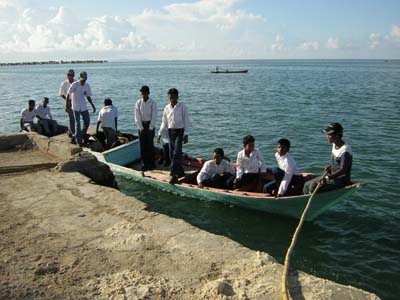 10-schoolboat