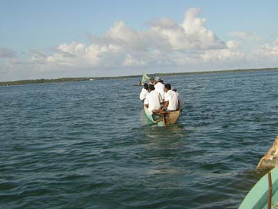 12-schoolboat